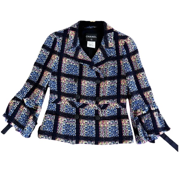 Authentic Chanel - Picture 9 of 10